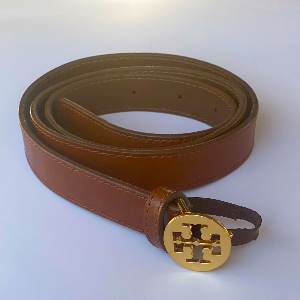 Tory Burch leather belt. Purchased on Poshmark but doesn’t fit so reselling.